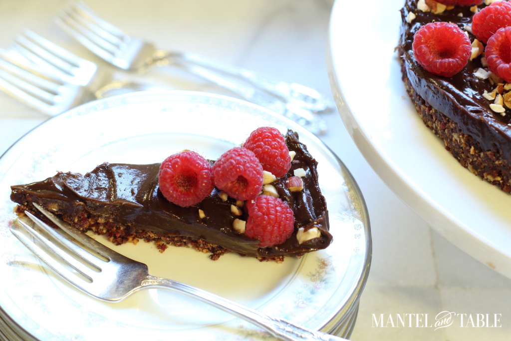 No willpower necessary! Here's a recipe for a totally decadent raw, vegan, gluten-free, sugar-free, Paleo Chocolate Hazelnut Tart you'll love!