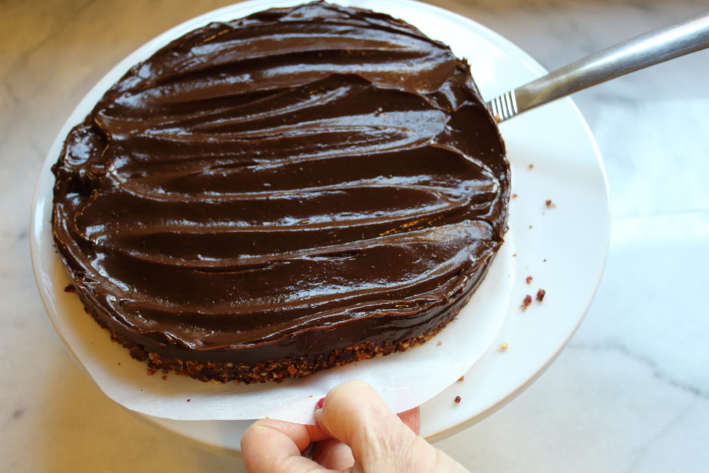 No willpower necessary! Here's a recipe for a totally decadent raw, vegan, gluten-free, sugar-free, Paleo Chocolate Hazelnut Tart you'll love!