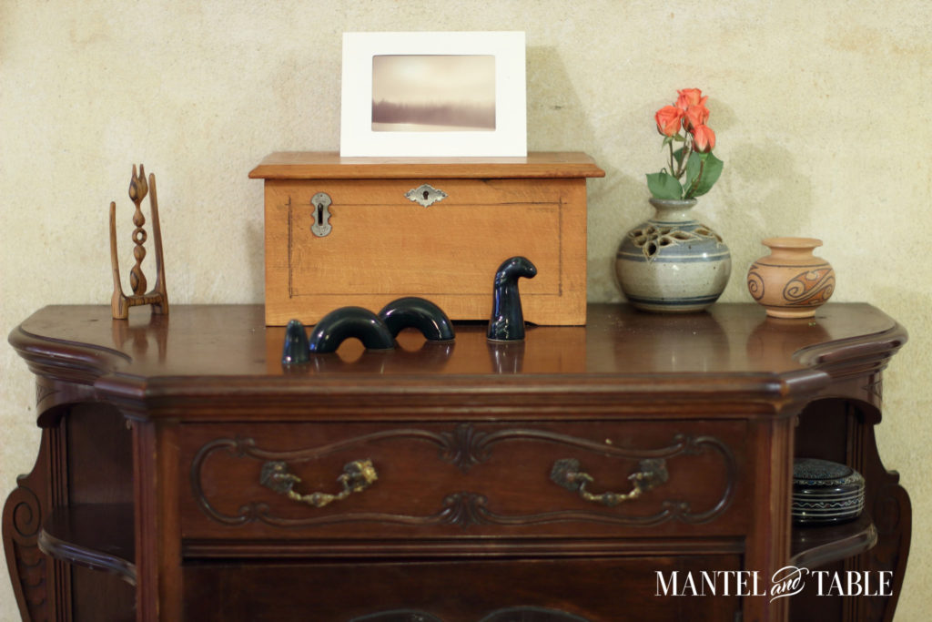 Are you looking to up the elegance quotient in your home? Vignettes and Baseboards are easy (and potentially free!) ways to make your rooms more elegant!
