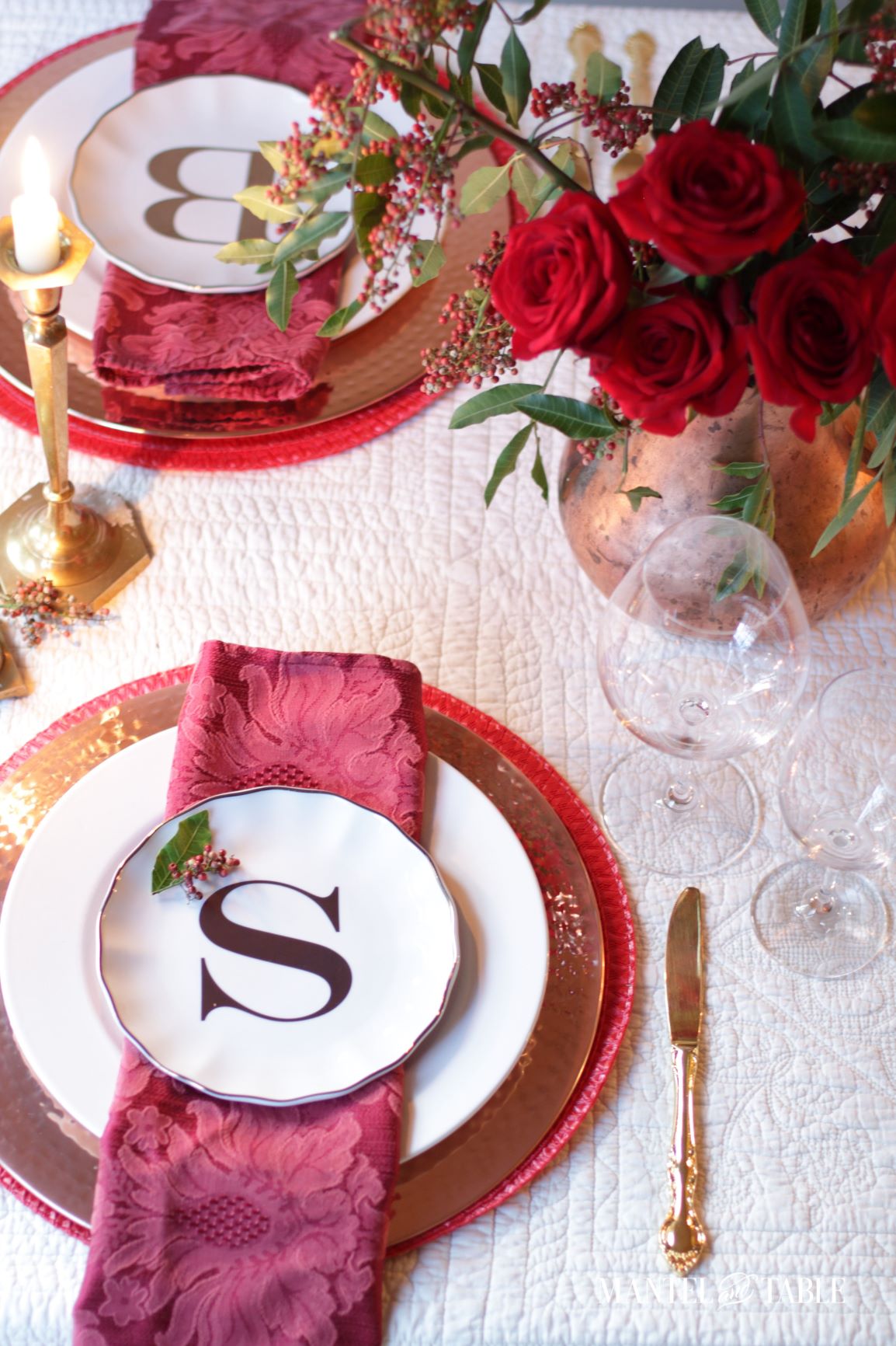 Christmas Tablescape ~ two place settings and centerpiece from above