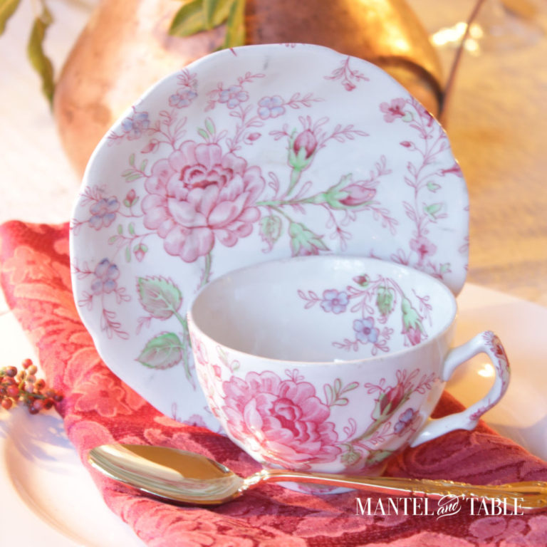 A Rose Chintz Teacup on Christmas Eve