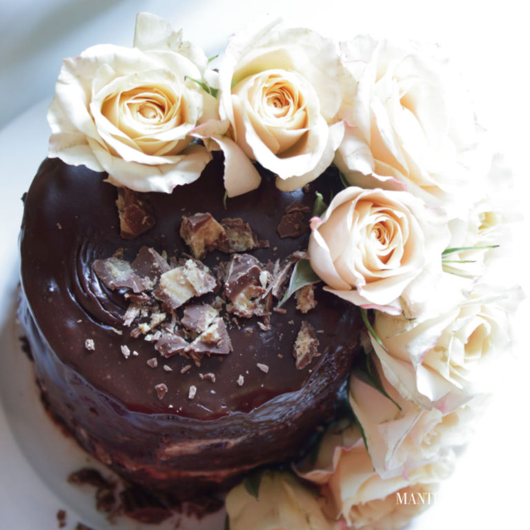 Tiny Chocolate Cake With Peanut Butter and Roses