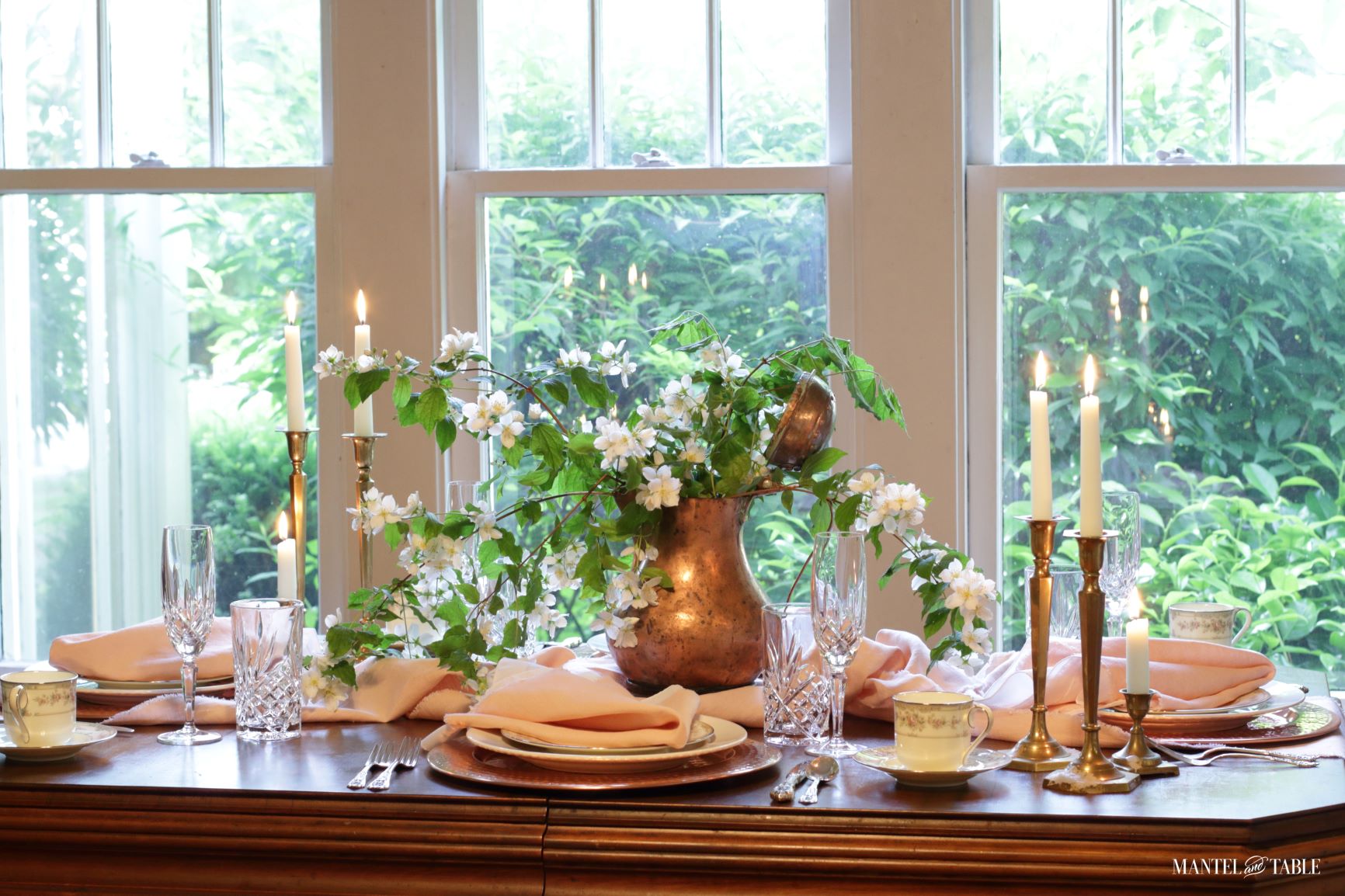 Blush table linens full table side view
