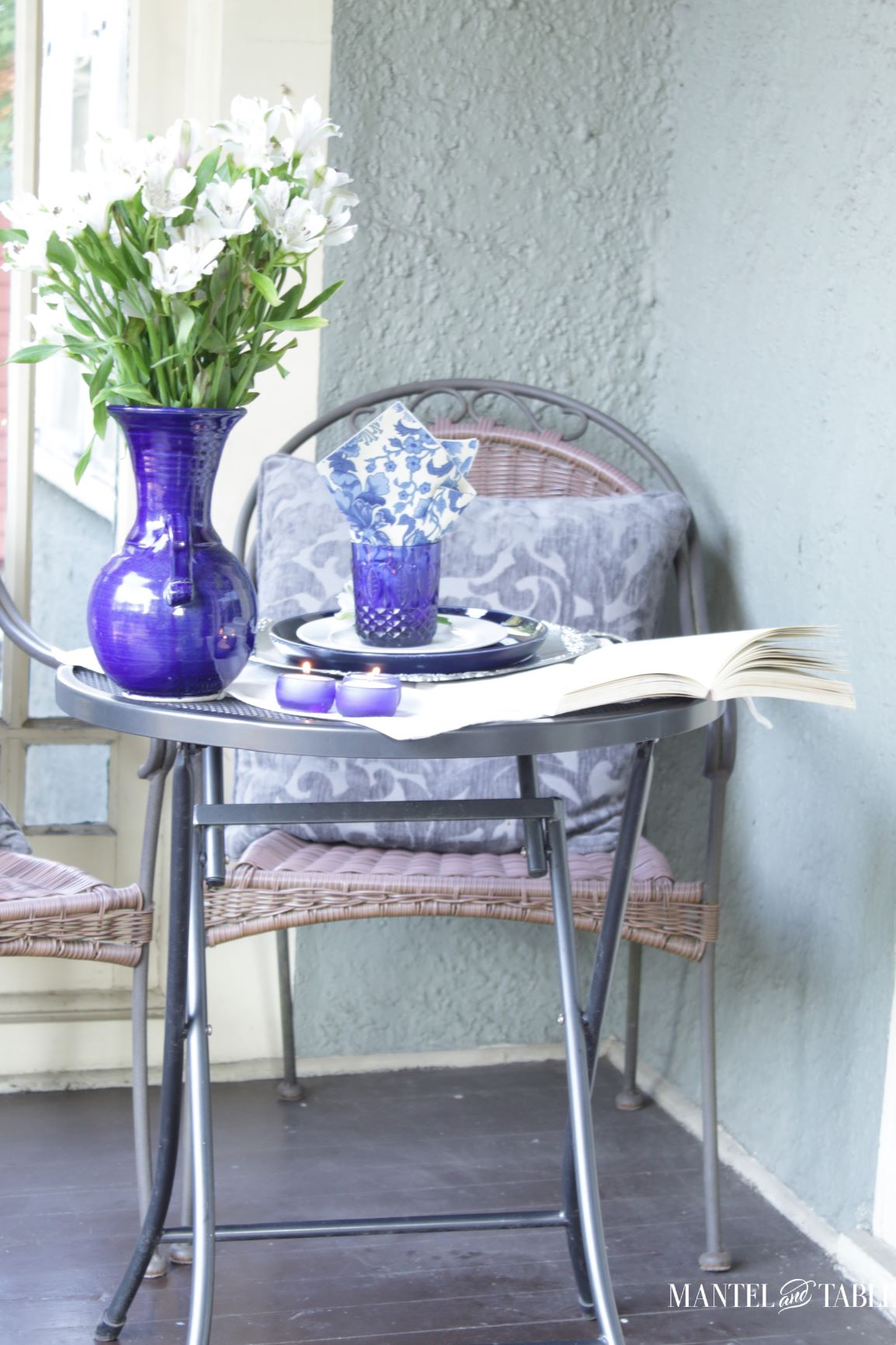 Full view of a blue and white tablescape