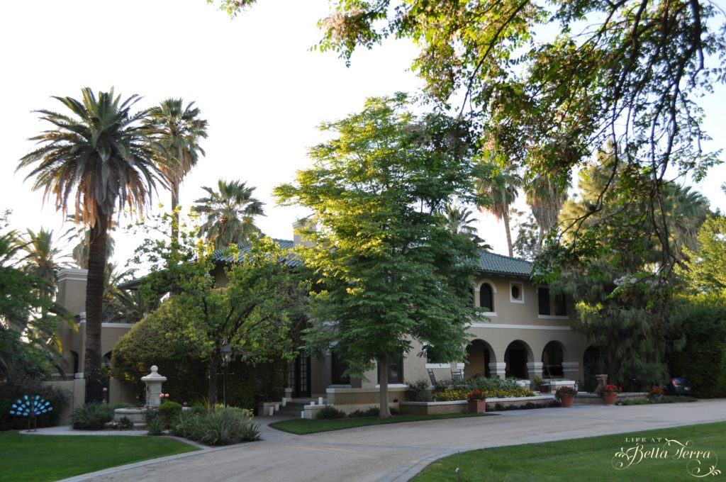 A lovely Arizona historic home with arches and a green roof