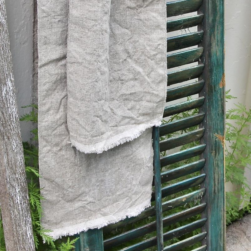 Click here to buy skinny linen table runners from South House Designs