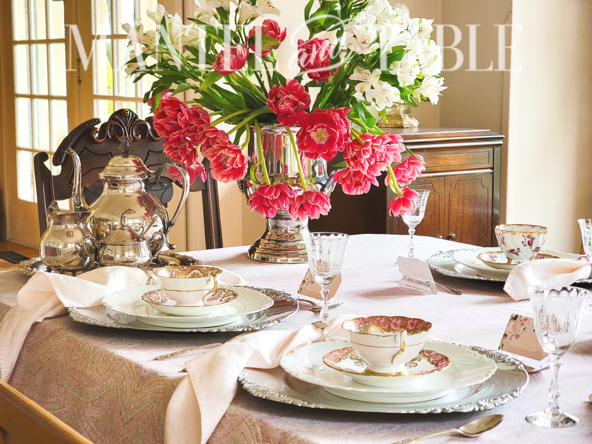 Organize a tea party - table setting side view