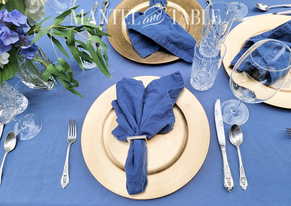 Last minute party - closeup of place setting
