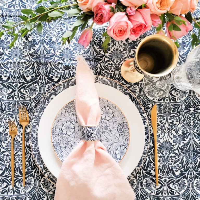 A Vibrant Blue Tablescape for Beautiful Valentine Romance
