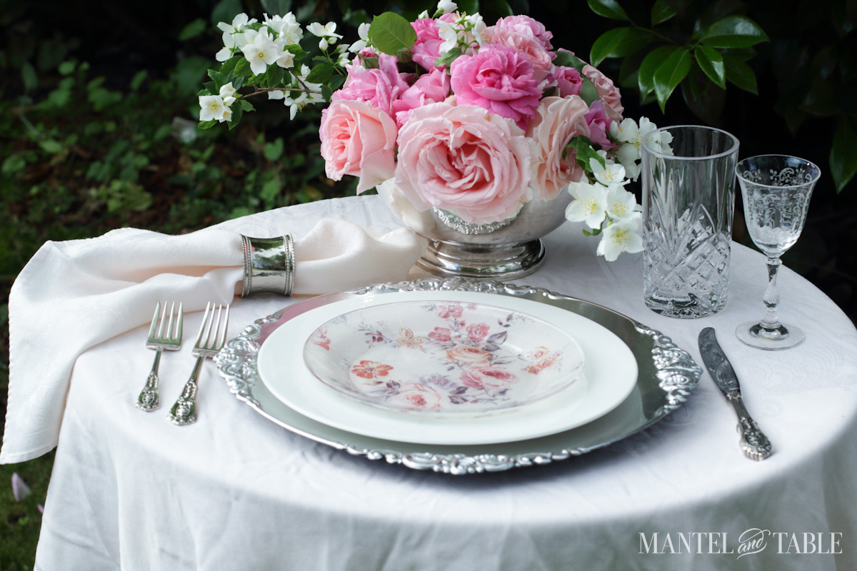 summer pink tablescape