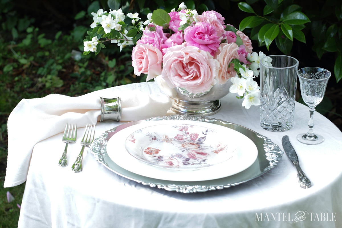summer pink tablescape