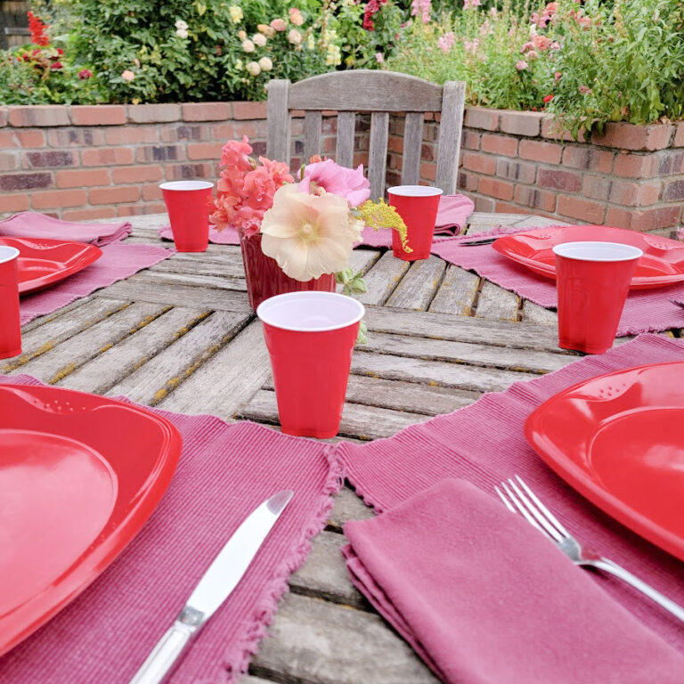 Plastic plate tablescape! Can it actually be beautiful?