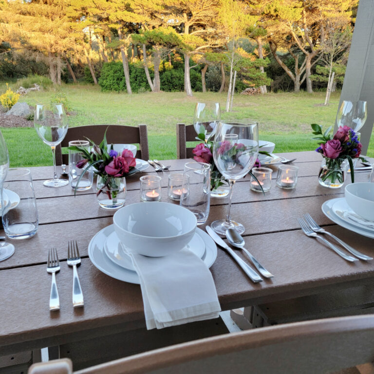 A Beautiful Sunset Tablescape in the Backyard – with Surprise Visitors!